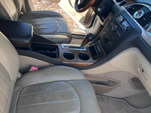 Used 2008 Buick Enclave CXL w/ Driver Confidence Package image 6