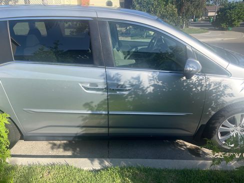 Used 2015 Honda Odyssey EX image 2