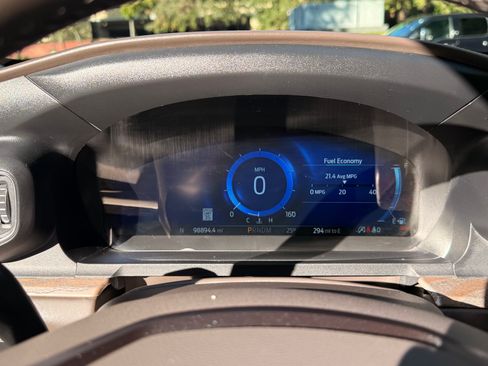 Used 2020 Ford Explorer Platinum w/ Premium Technology Package image 15