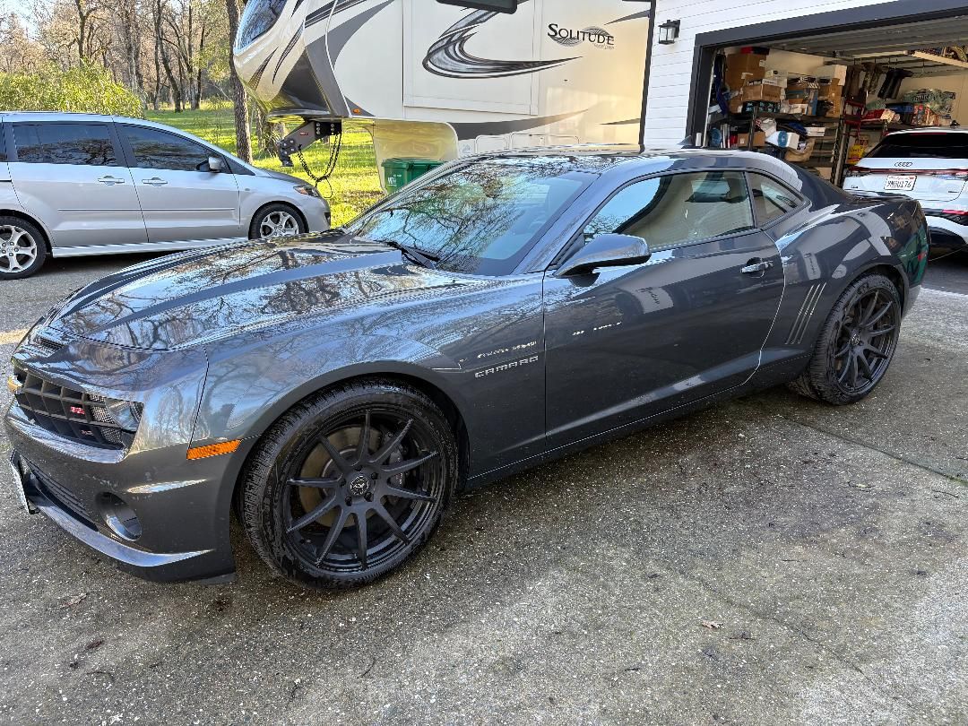 Used 2011 Chevrolet Camaro SS w/ RS Package RWD image 5
