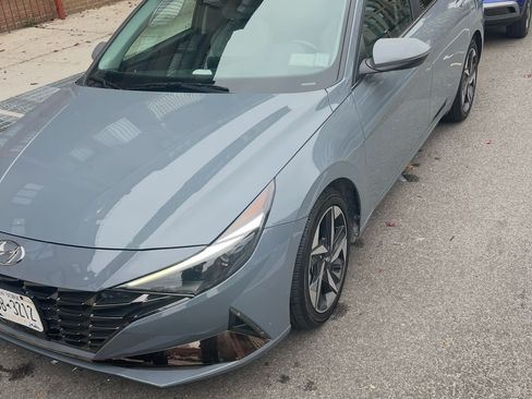 Used 2023 Hyundai Elantra Limited image 2