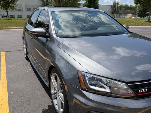 Used 2016 Volkswagen Jetta GLI SEL FWD image 4