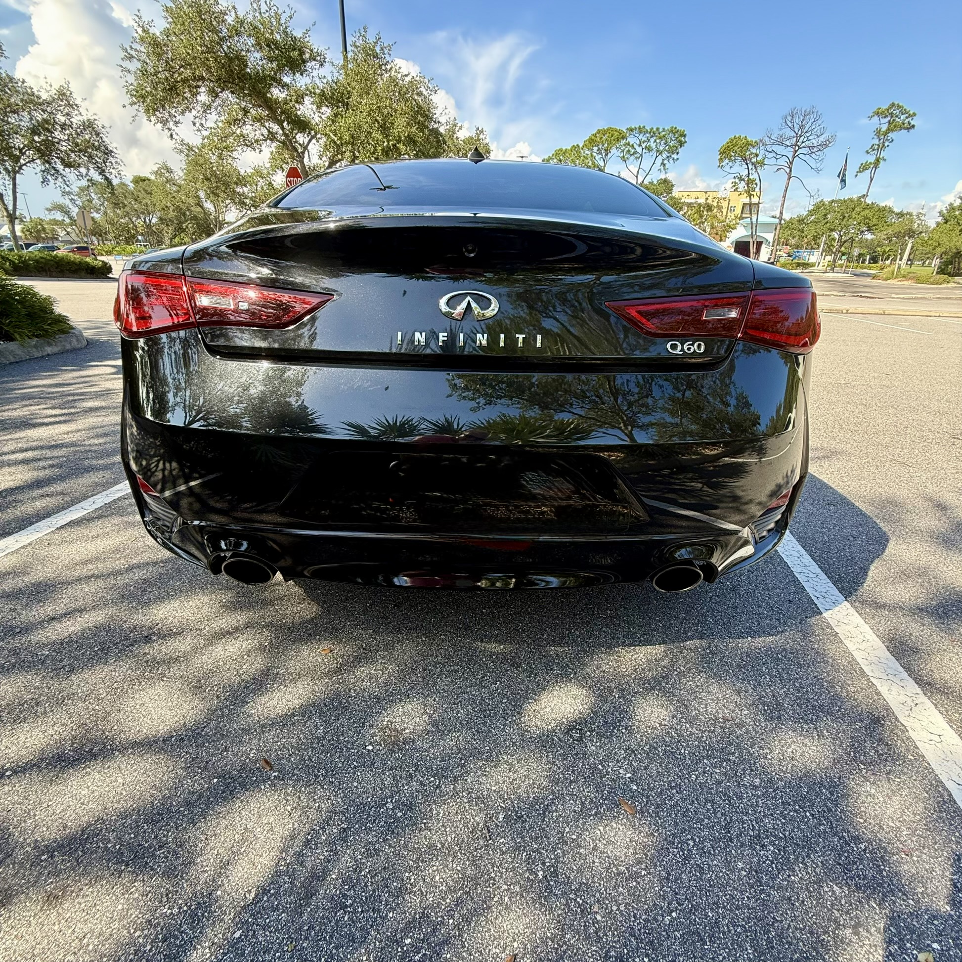 Used 2017 INFINITI Q60 3.0t w/ Premium Plus Package 3.0T RWD image 6