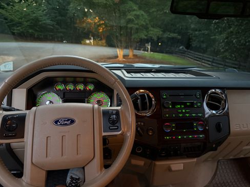 Used 2008 Ford F250 Lariat image 10