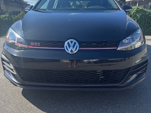 Used 2020 Volkswagen GTI SE FWD image 16