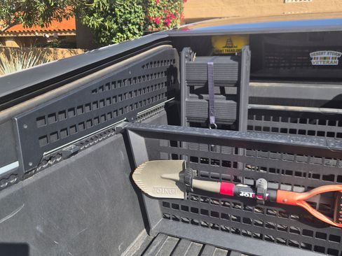 Used 2024 Tesla Cybertruck AWD Crew Cab image 15