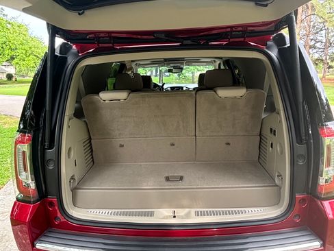 Used 2015 GMC Yukon Denali w/ Premium Package image 10