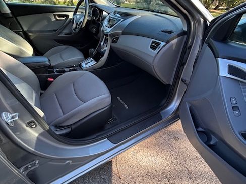 Used 2012 Hyundai Elantra GLS w/ Preferred Pkg 3 image 8