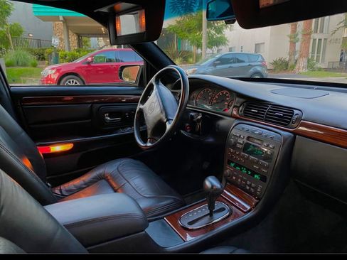 Used 1997 Cadillac De Ville Concours w/ Safety/Security Pkg FWD image 9