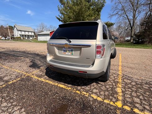 Used 2009 Chevrolet Equinox LT AWD/4WD image 2