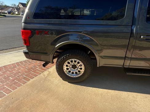 Used 2018 Ford F150 Lariat w/ Equipment Group 502A Luxury image 11