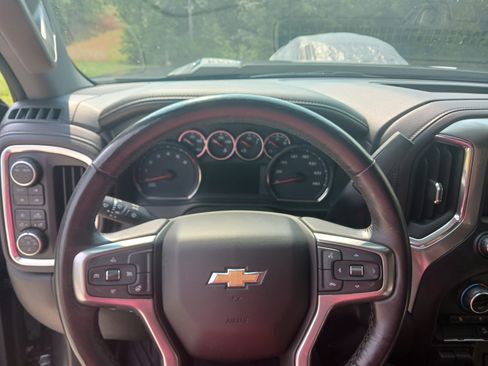 Used 2020 Chevrolet Silverado 2500 LTZ w/ Z71 Off-Road Package image 12