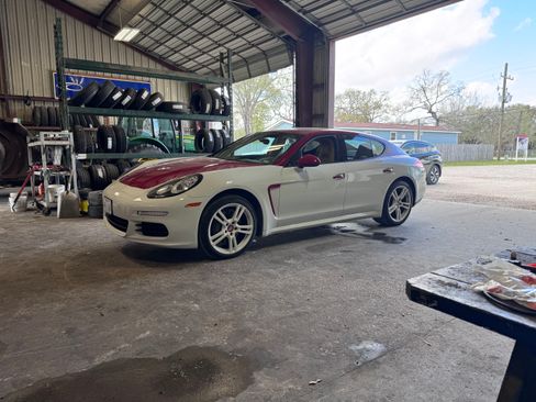 Used 2015 Porsche Panamera image 6