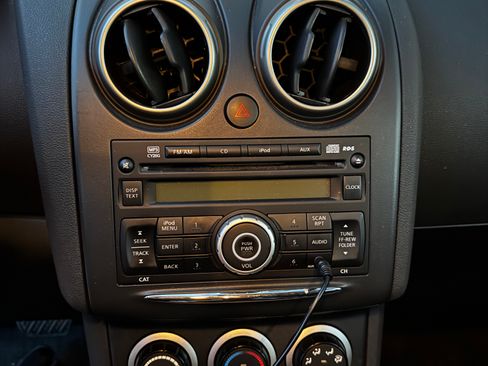 Used 2012 Nissan Rogue S AWD/4WD image 6