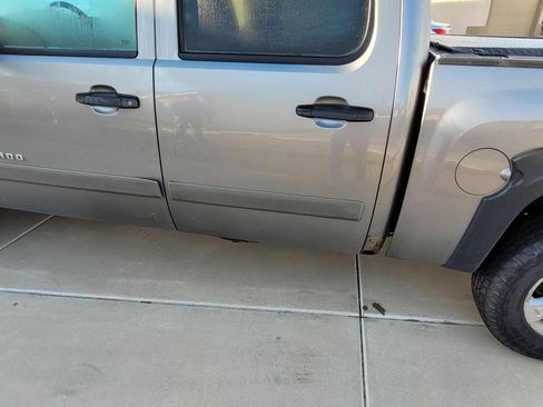 Used 2007 Chevrolet Silverado 1500 LT w/ 1LT Convenience Package image 9