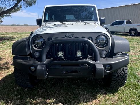Used 2015 Jeep Wrangler Rubicon image 5