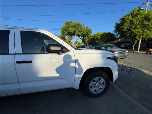 Used 2023 Toyota Tundra SR w/ SR Tow Package image 8