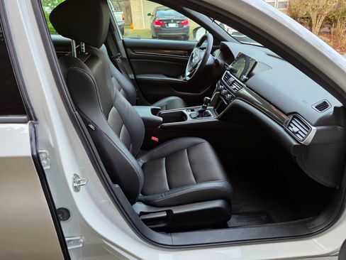 Used 2018 Honda Accord Sport image 20