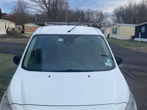 Used 2019 Ford Transit Connect XLT image 1