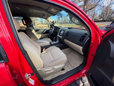 Used 2010 Toyota Tundra 4x4 Double Cab image 17