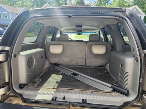 Used 2000 Chevrolet Tahoe LT w/ LT Preferred Equipment Group RWD image 6