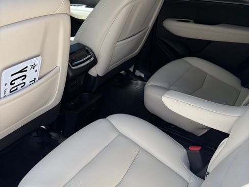 Used 2024 Cadillac XT6 Sport w/ Technology Package AWD/4WD image 6