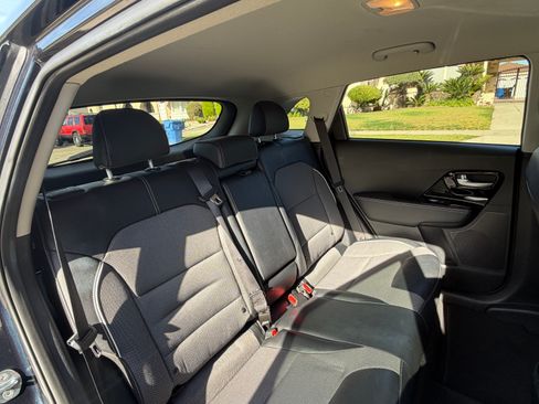 Used 2022 Kia Niro EX FWD image 10