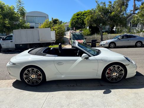 Used 2015 Porsche 911 Cabriolet image 10