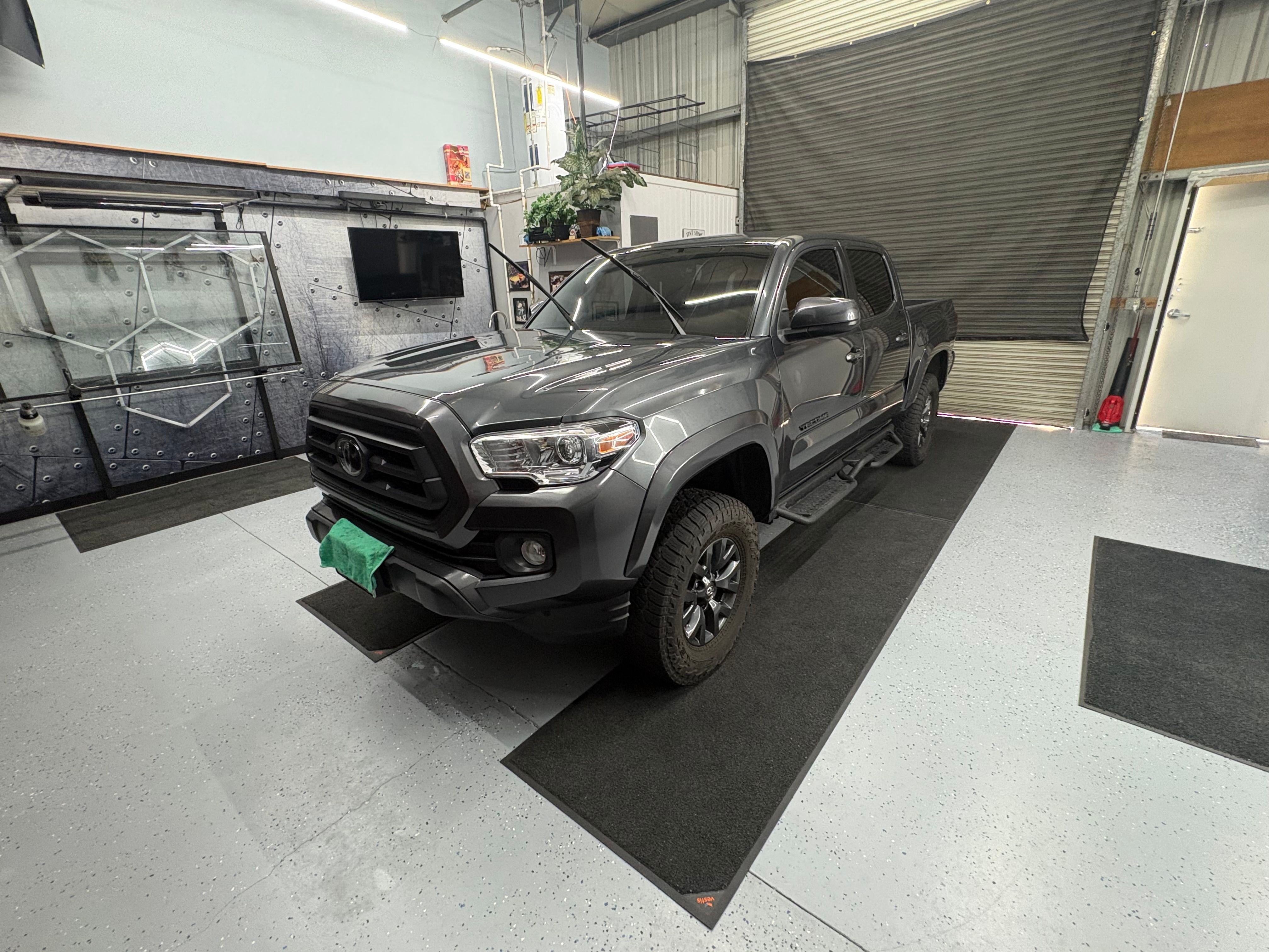 Used 2023 Toyota Tacoma SR5 RWD image 1