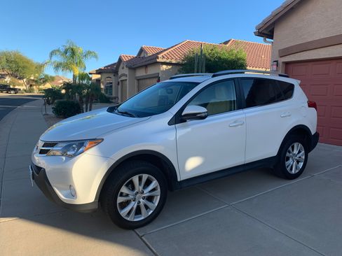 Used 2013 Toyota RAV4 Limited image 1