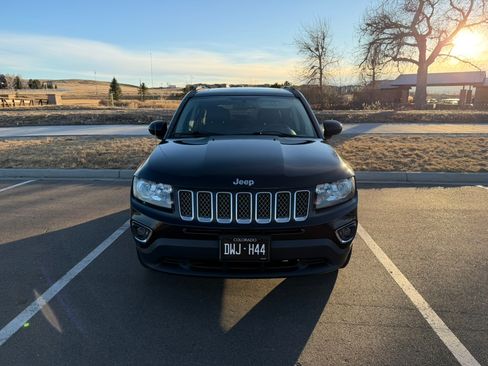 Used 2017 Jeep Compass High Altitude image 2