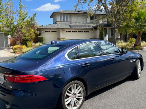 Used 2017 Jaguar XF Prestige AWD/4WD image 8