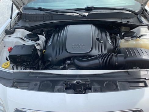 Used 2013 Chrysler 300 C image 12