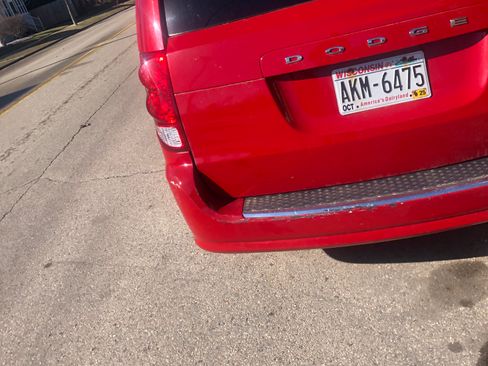 Used 2012 Dodge Grand Caravan SXT image 7