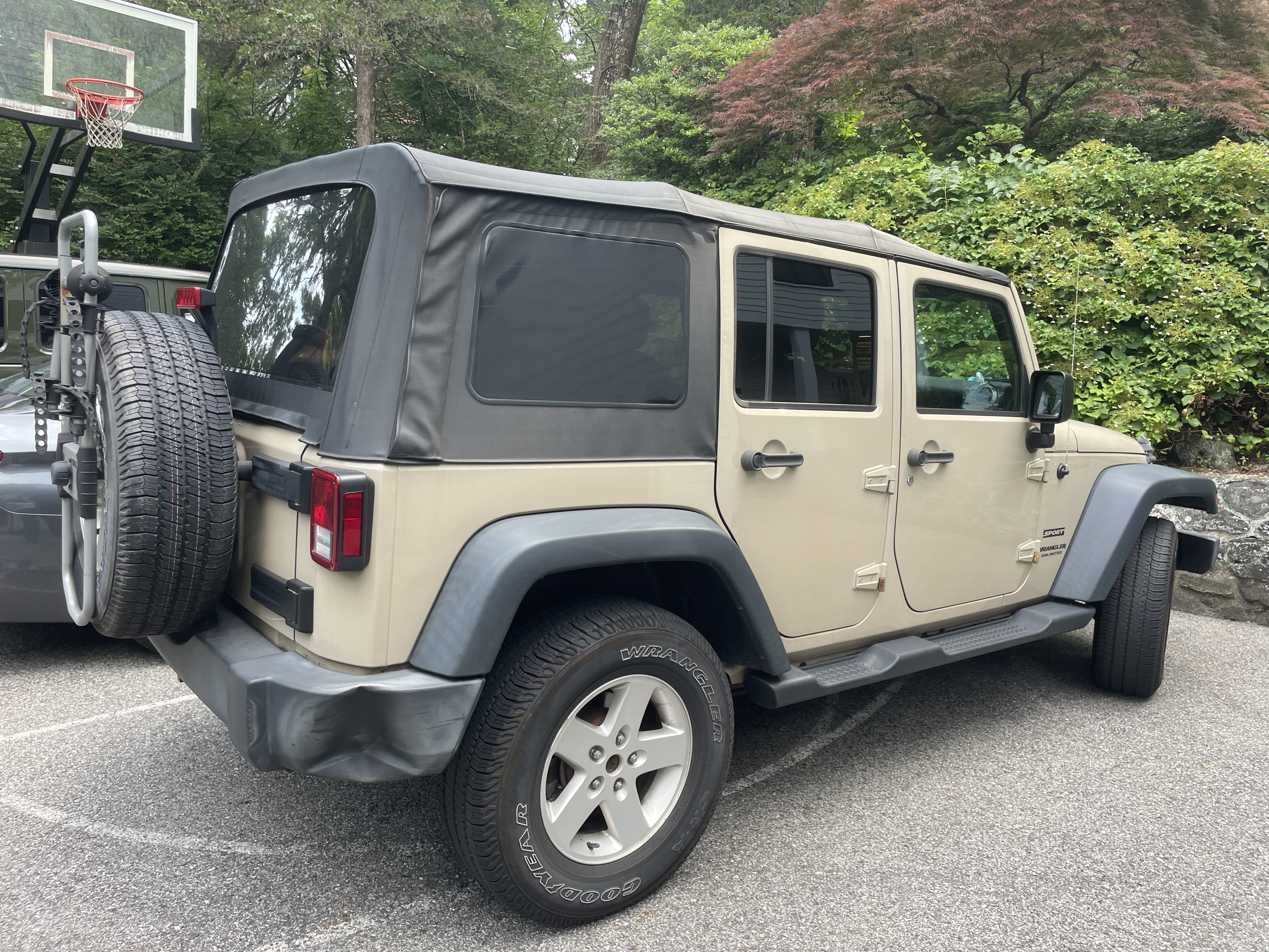 Used 2016 Jeep Wrangler Unlimited Sport w/ Quick Order Package 24S AWD/4WD image 9