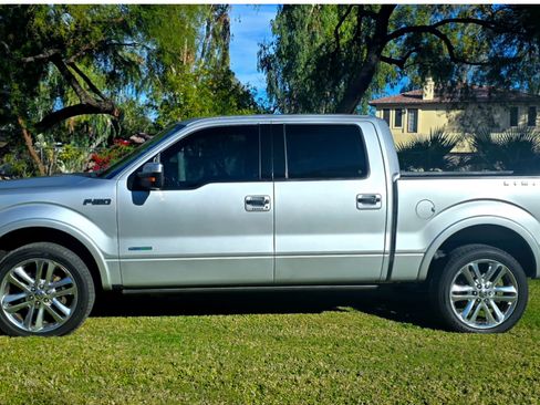 Used 2014 Ford F150 Limited image 2