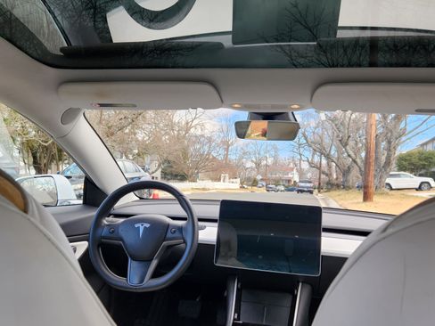 Used 2020 Tesla Model 3 image 4