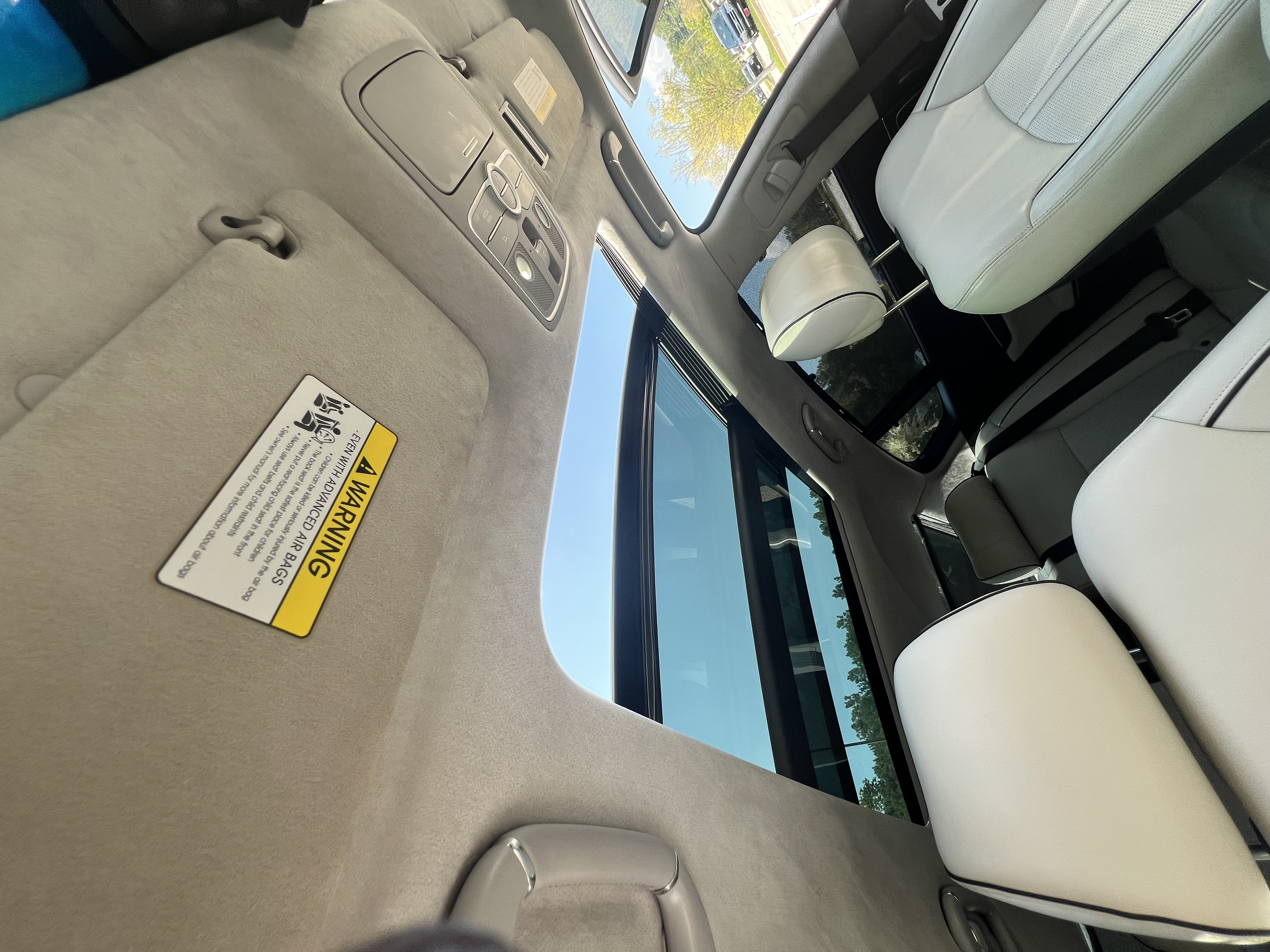 Used 2015 Kia K900 Luxury w/ VIP Package (Discontinued) RWD image 17