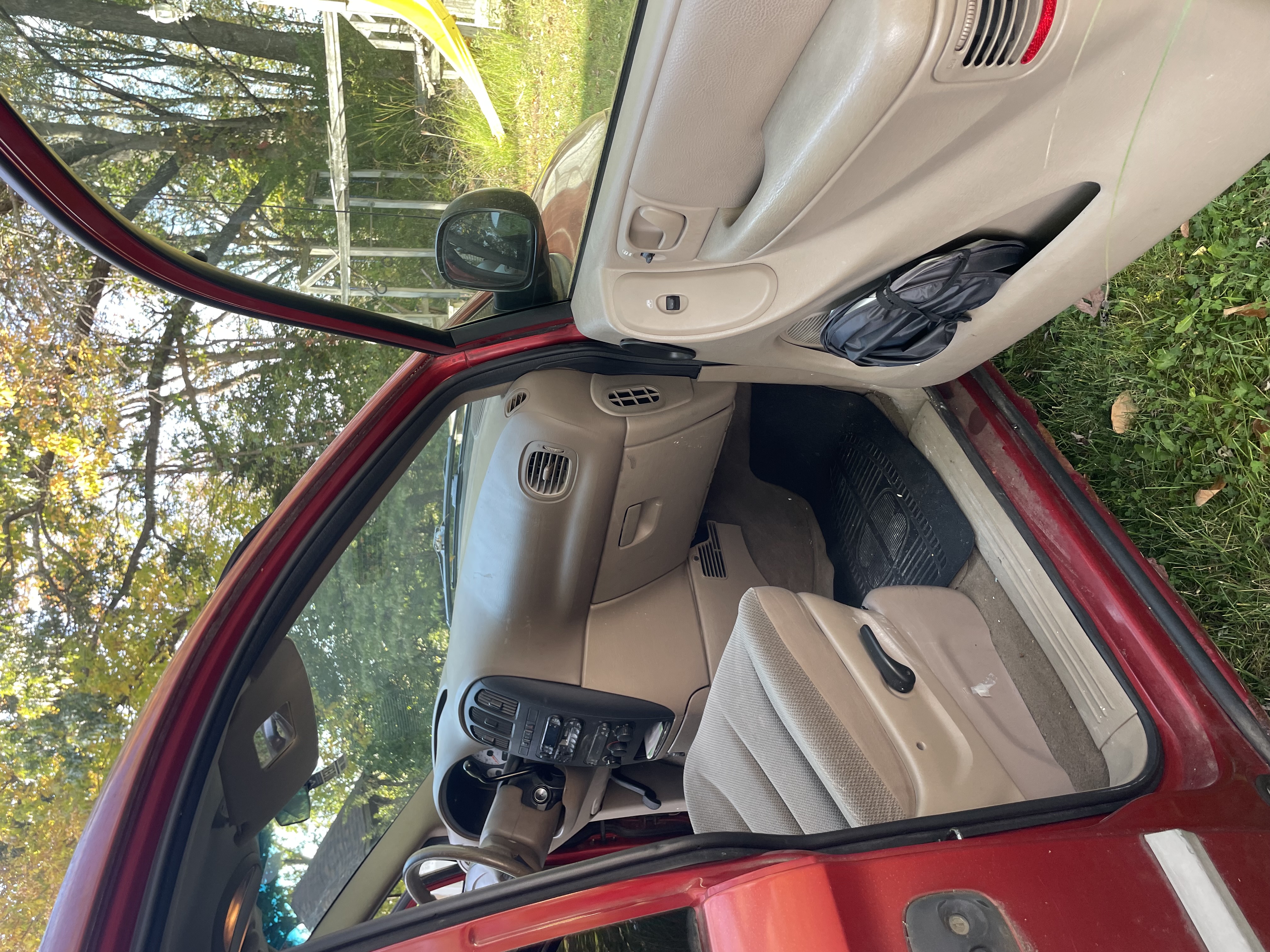 Used 2001 Dodge Caravan SE FWD image 12