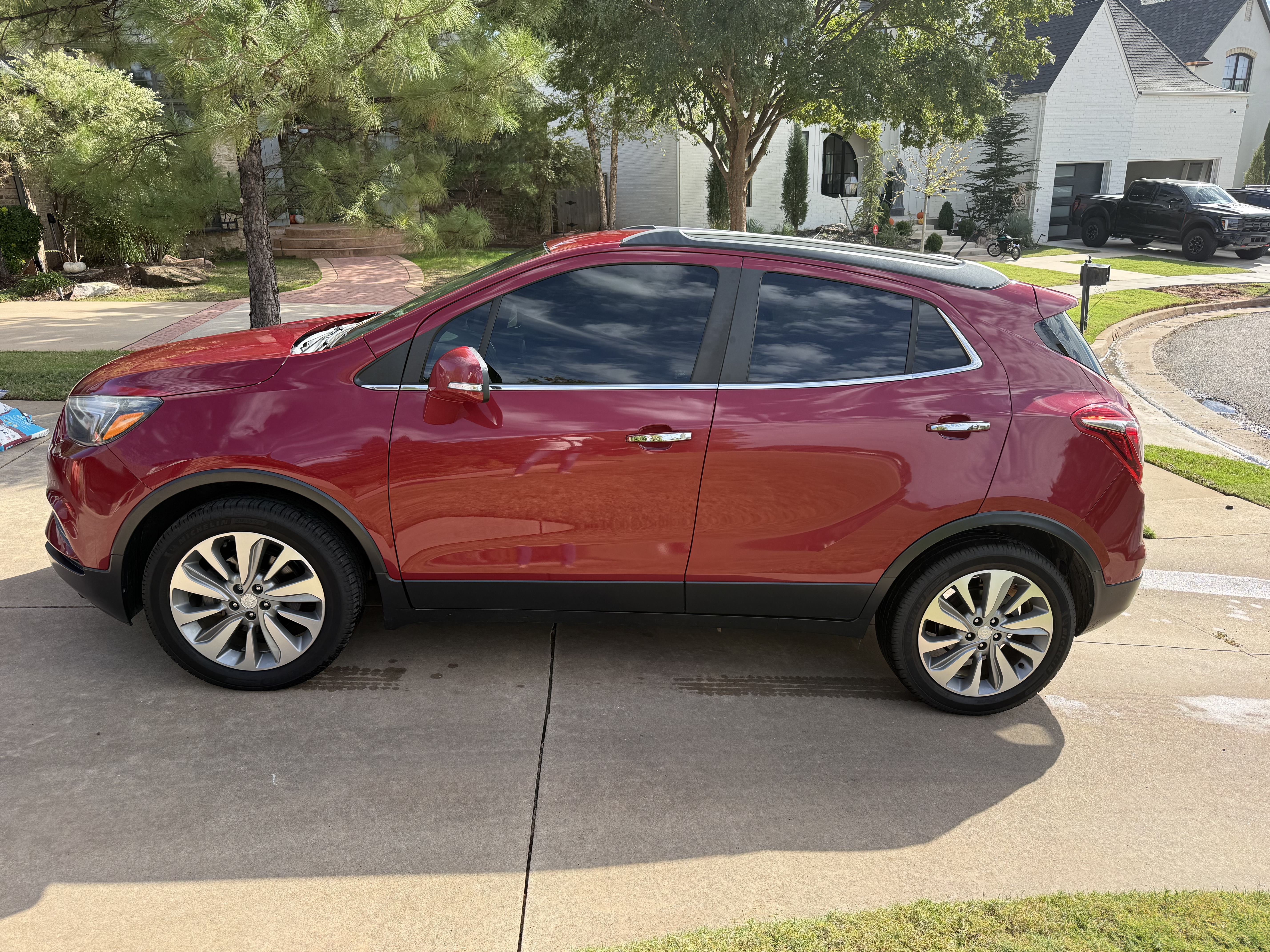 Used 2018 Buick Encore Preferred FWD image 2