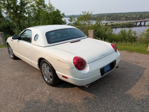 Used 2003 Ford Thunderbird image 12