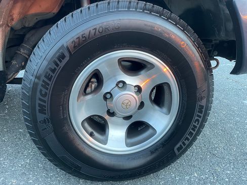 Used 1997 Toyota Land Cruiser image 30