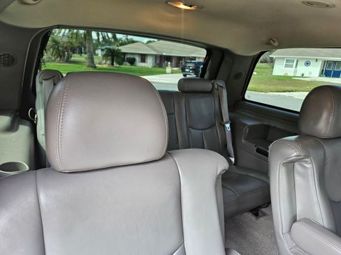 Used 2006 GMC Yukon Denali image 24