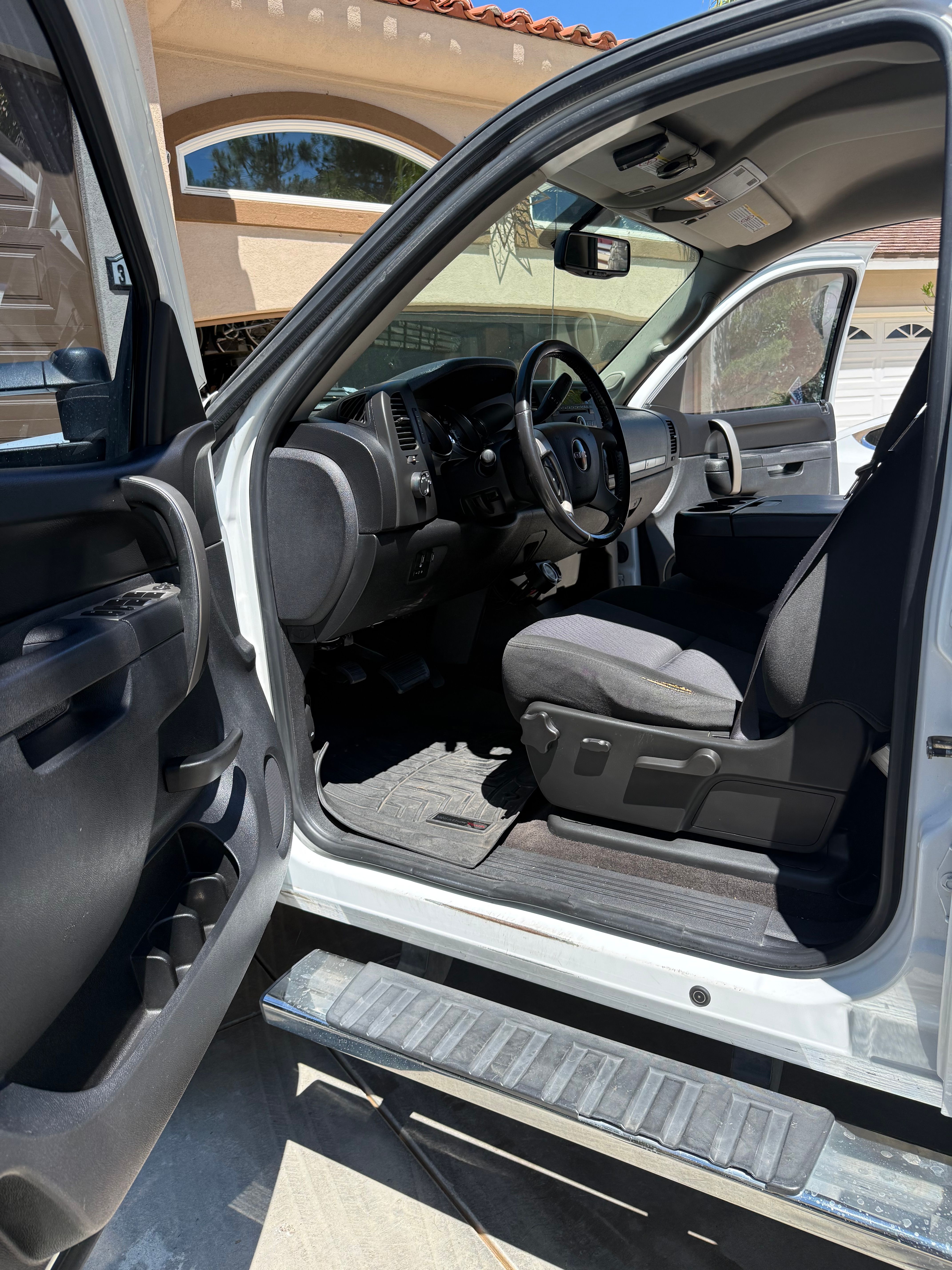 Used 2011 GMC Sierra 2500 SLE w/ SLE Preferred Package AWD/4WD image 19