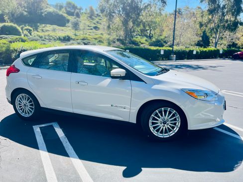 Used 2017 Ford Focus Electric Hatchback image 1