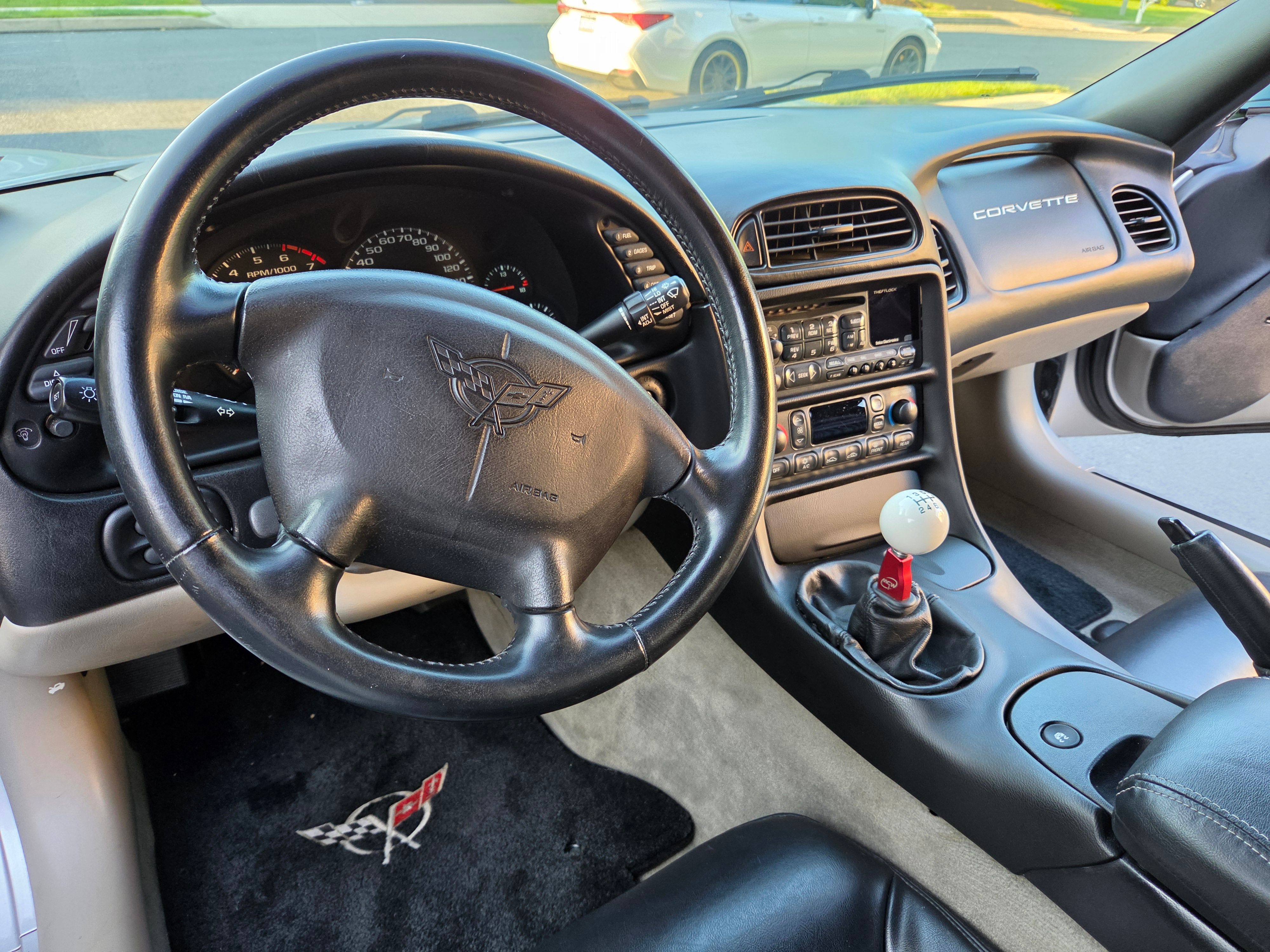 Used 1999 Chevrolet Corvette Coupe w/ Performance Handling Pkg RWD image 8