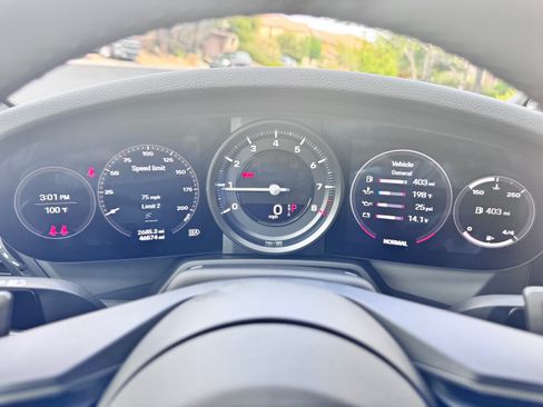 Used 2021 Porsche 911 Carrera image 10
