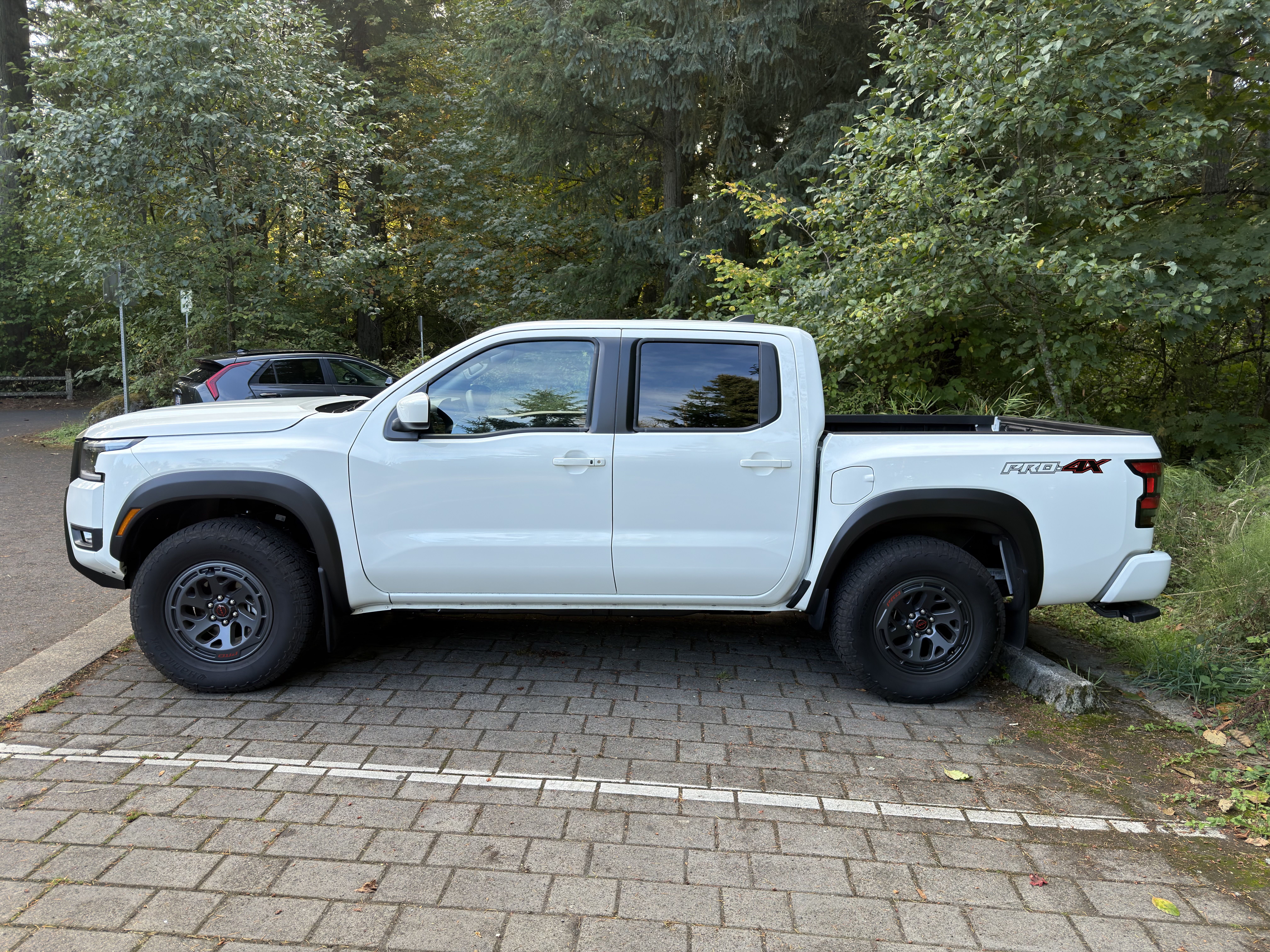 Used 2026 Nissan Frontier PRO-4X w/ Tow Package AWD/4WD image 13