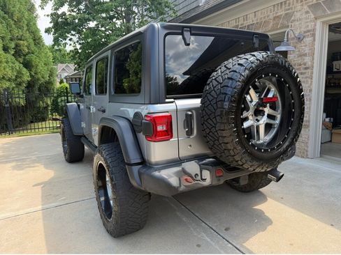 Used 2018 Jeep Wrangler Unlimited Rubicon AWD/4WD image 5