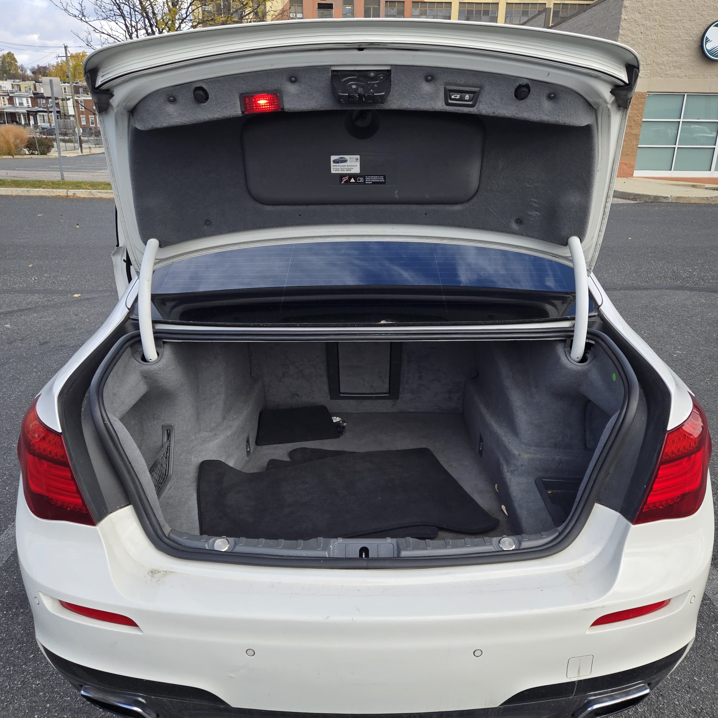Used 2015 BMW 750Li xDrive AWD/4WD image 5